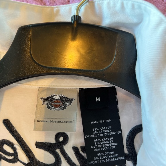 EUC Harley Davidson Sleeveless zipper top. Worn once. Embroidered lettering. - Picture 5 of 6